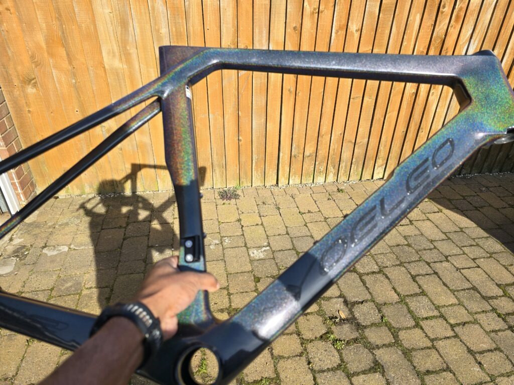 Yoeleo R12 Review: A Detailed Look at a High-Performance Carbon Road Frame 3 Yoeleo R12