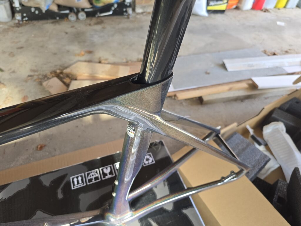 Yoeleo R12 Review: A Detailed Look at a High-Performance Carbon Road Frame 10 Yoeleo R12