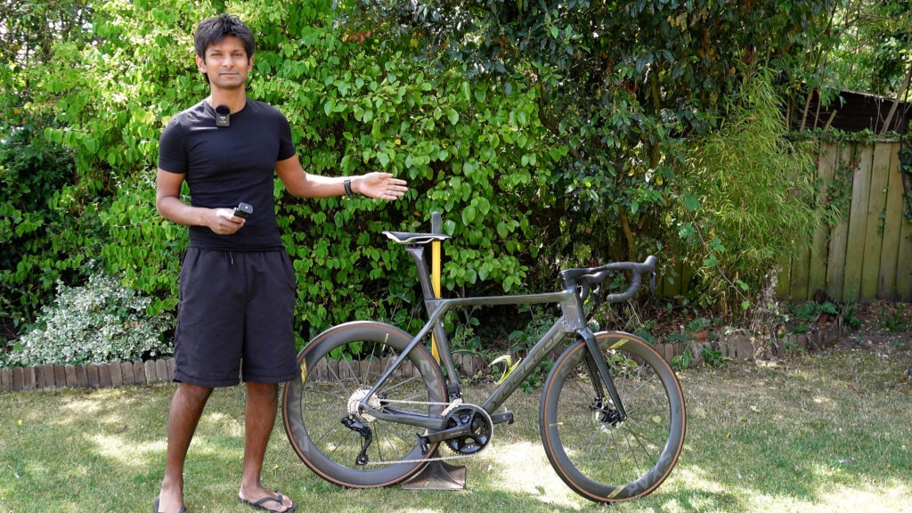 Yoeleo R12 Review: A Detailed Look at a High-Performance Carbon Road Frame 5 Yoeleo R12
